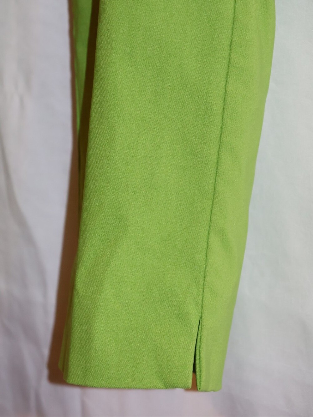 Peck & Peck Lime Green Signature Collection Pull-On Crop Straight Leg Ava Pants. - Picture 3 of 9